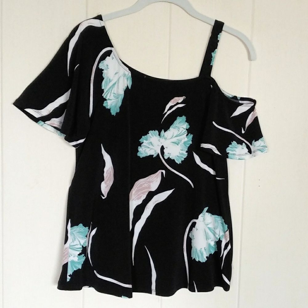 1.STATE🇺🇸 Off Shoulder Top Size Small